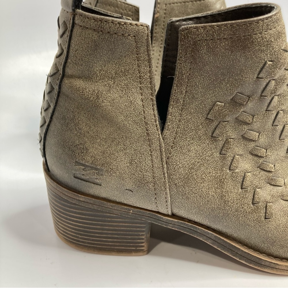 Billabong Faux Leather Ankle Boots Size 7 View 2